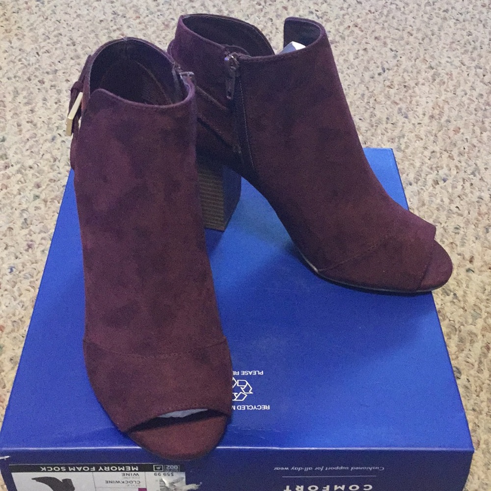 Women's Apt 9 Clockwine Ankle Boots size 7.5